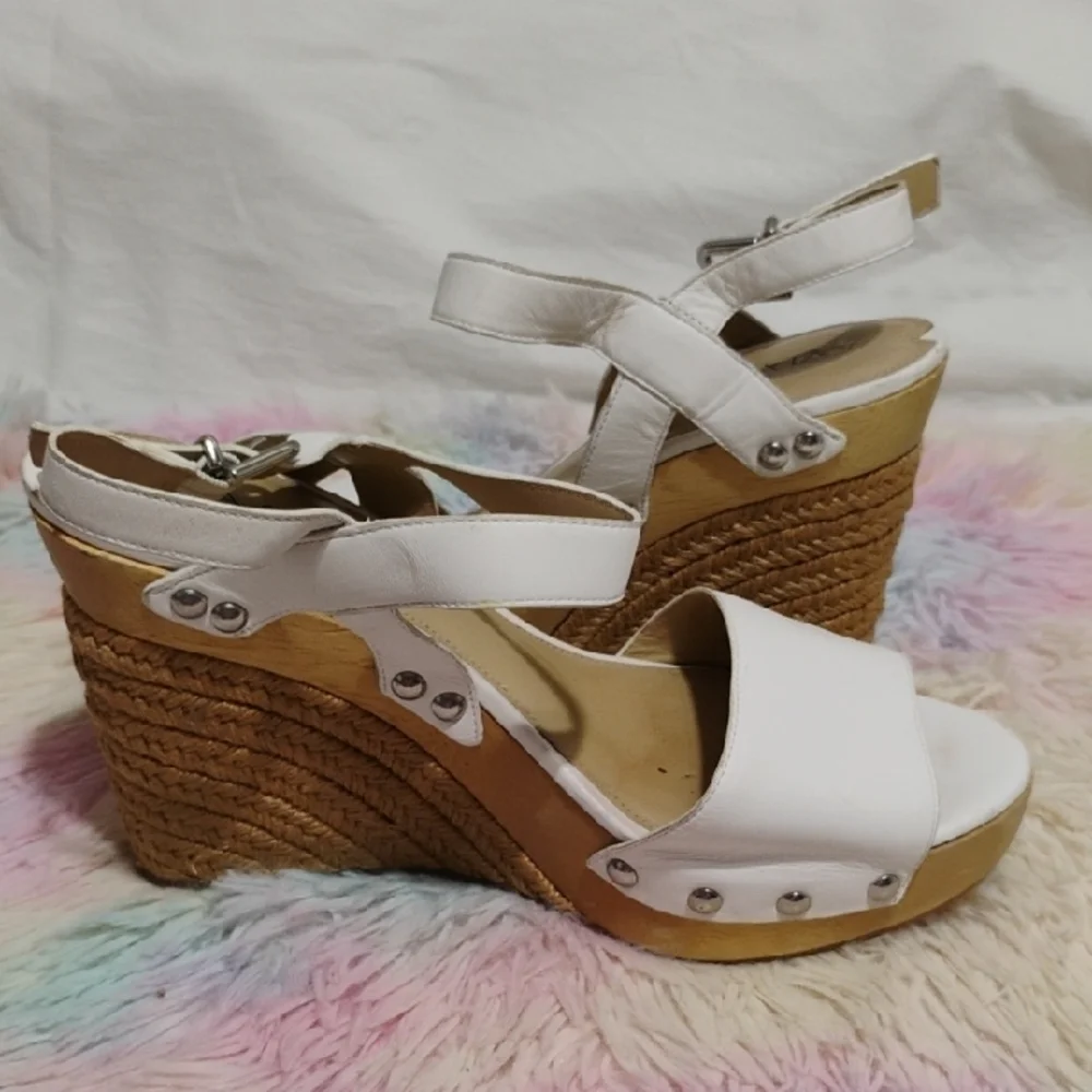 (#23) Via Spiga White Leather Silver Studded Wedge Sandals Sz.8M